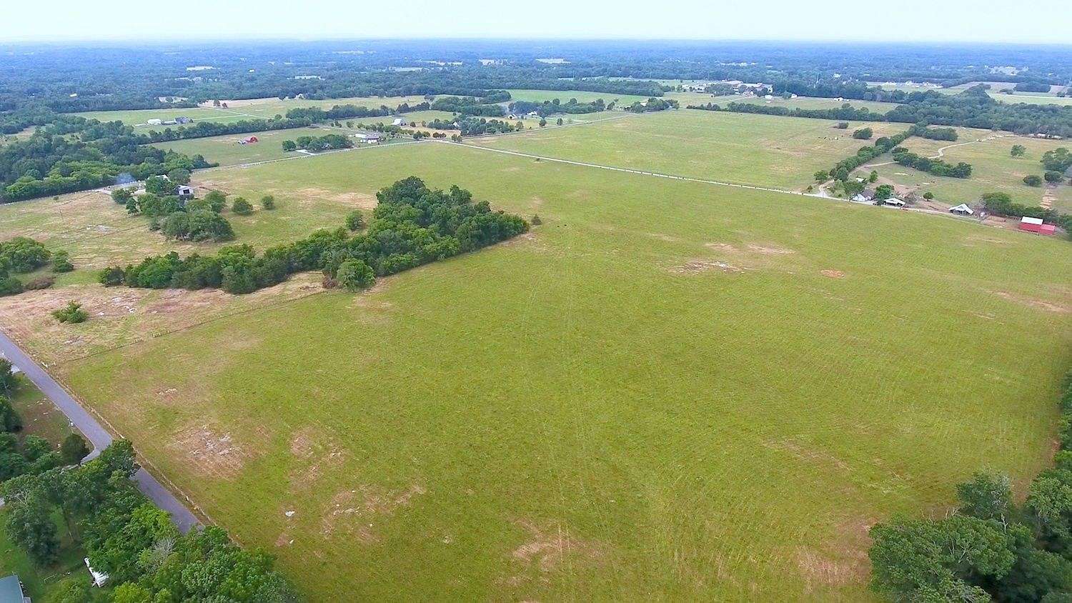 8.56 Acres of Residential Land for Auction in Unionville, Tennessee