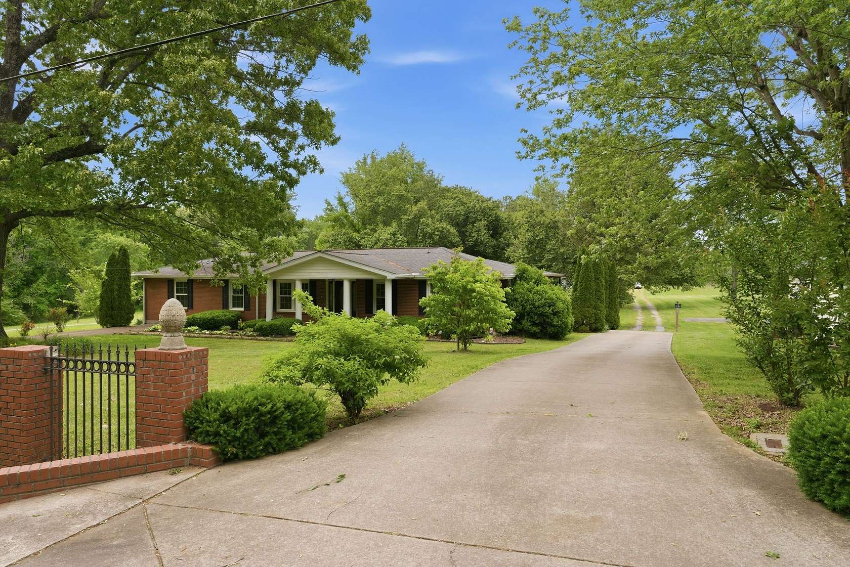 1.85 Acres of Land with Home for Sale in Greenbrier, Tennessee