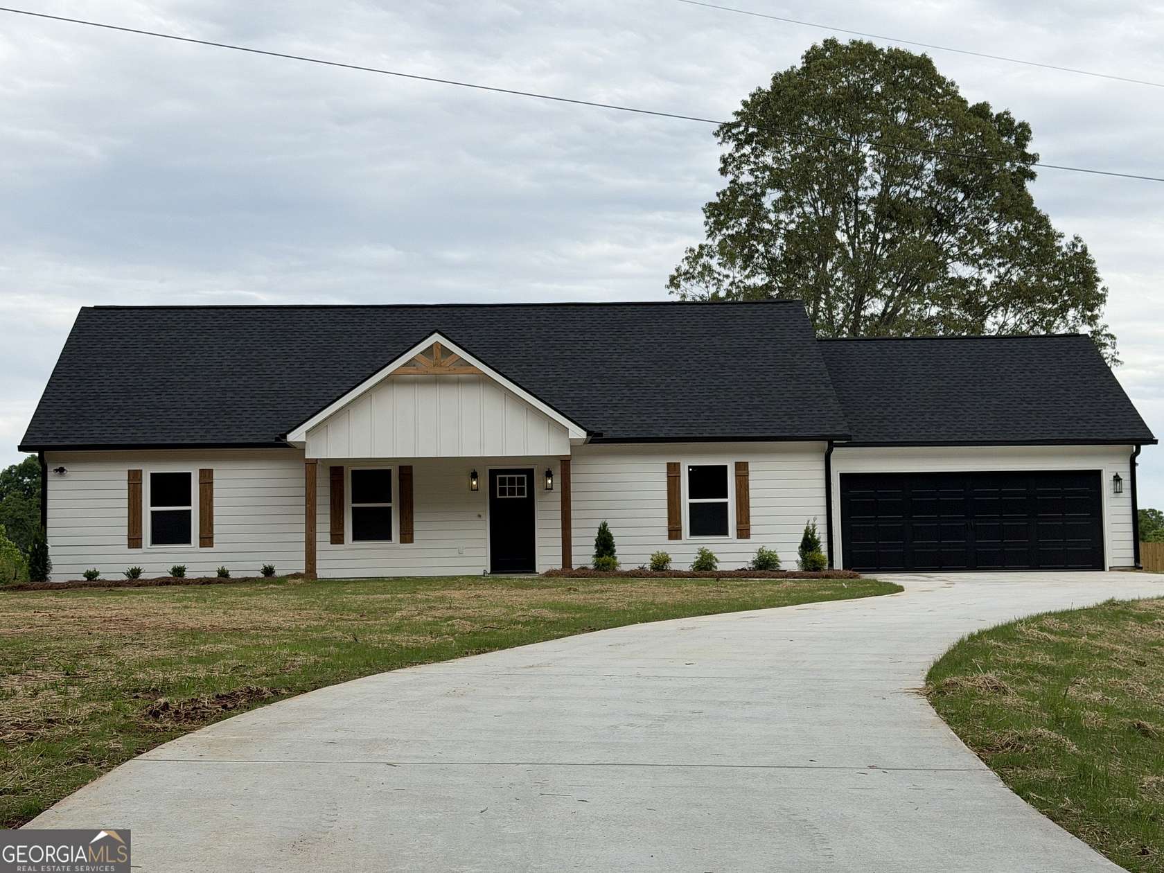 2.2 Acres of Land with Home for Sale in Yatesville, Georgia
