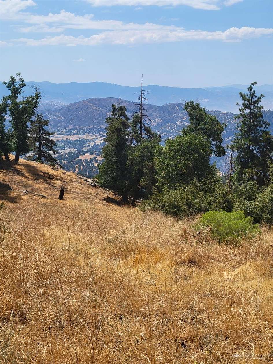 5.58 Acres of Residential Land for Sale in Tehachapi, California