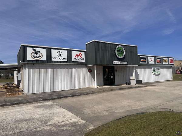 2.2 Acres of Improved Commercial Land for Sale in Bonaire, Georgia