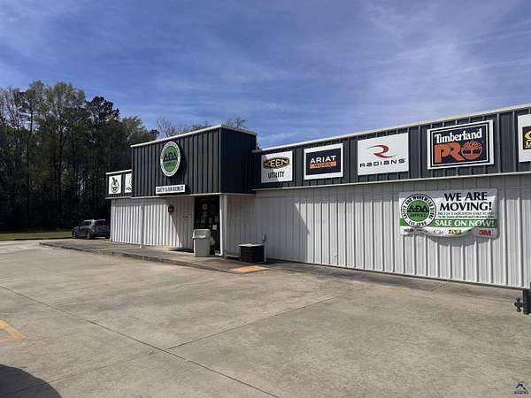 2.2 Acres of Improved Commercial Land for Sale in Bonaire, Georgia