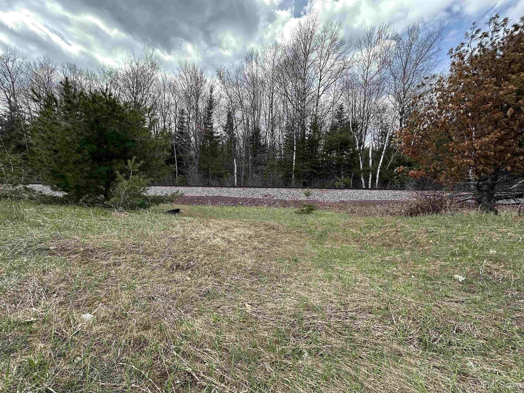 1 Acre of Residential Land for Sale in Gladstone, Michigan