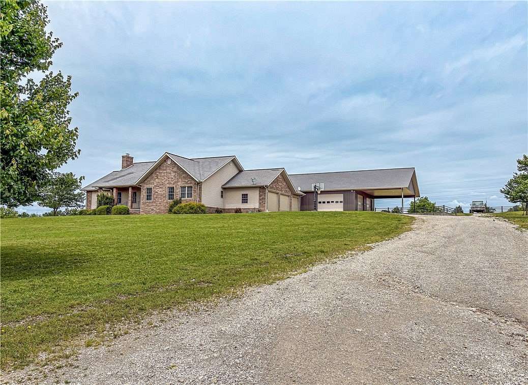 31 Acres of Agricultural Land with Home for Sale in Berryville, Arkansas