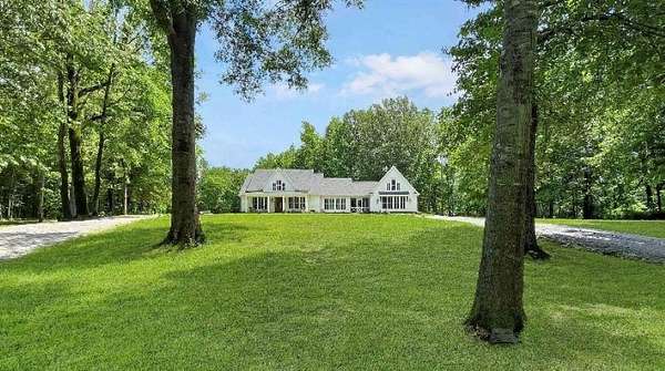 8 Acres of Land with Home for Sale in Rossville, Tennessee
