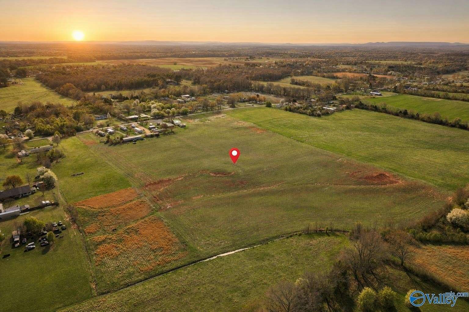 15 Acres of Mixed-Use Land for Sale in Hazel Green, Alabama