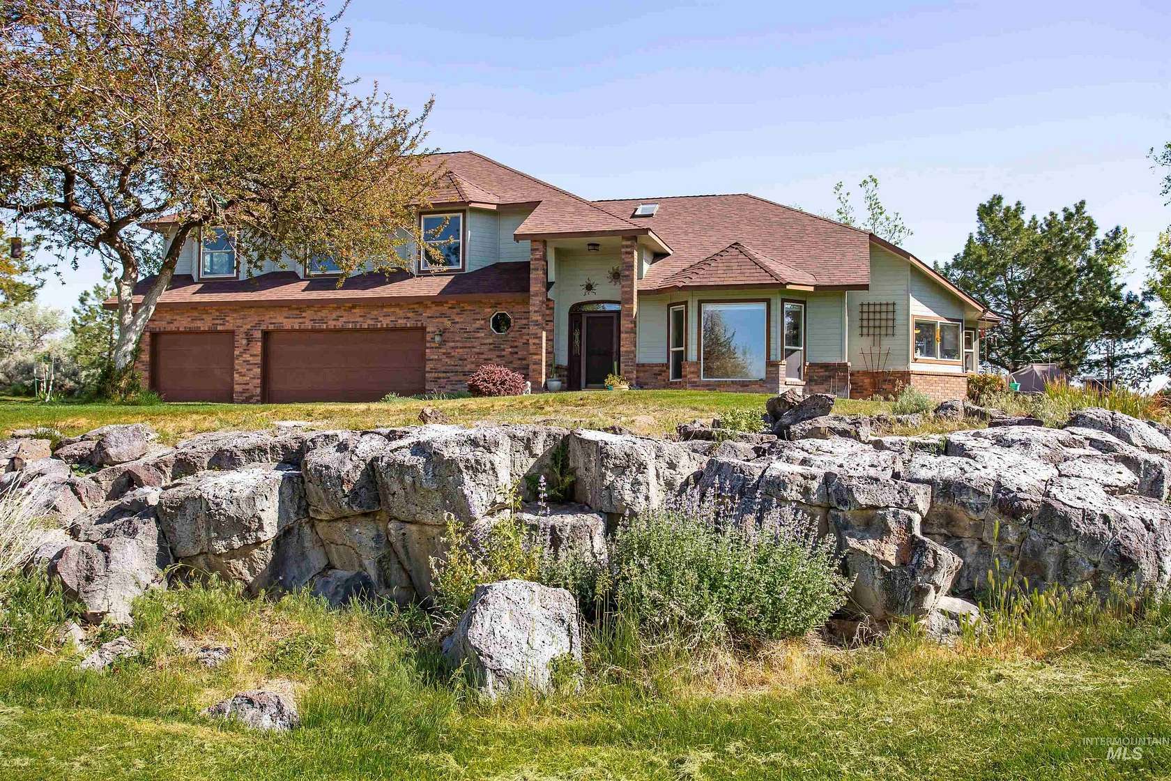 2 Acres of Land with Home for Sale in Twin Falls, Idaho