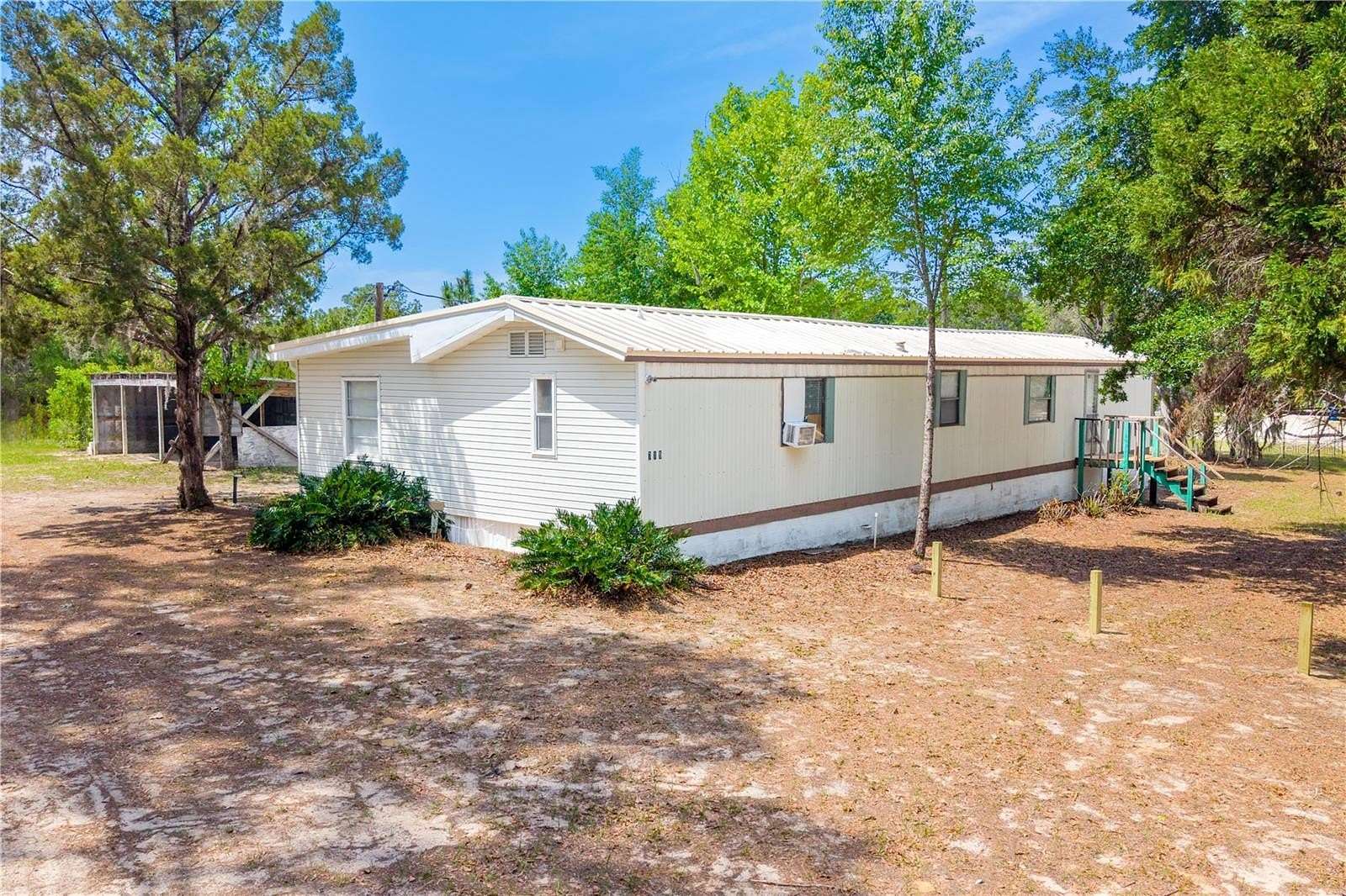 2 Acres of Land with Home for Sale in Melrose, Florida