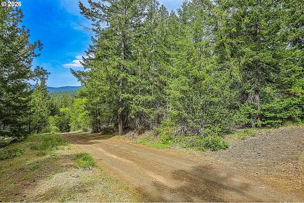 5 Acres of Residential Land for Sale in Goldendale, Washington