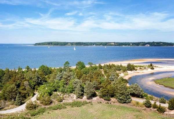 3 Acres of Residential Land for Lease in Centre Island, New York
