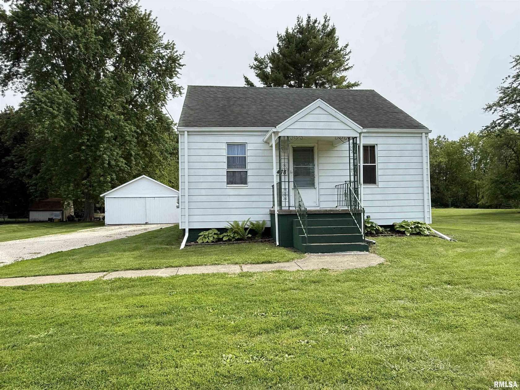 1.89 Acres of Land with Home for Sale in Canton, Illinois