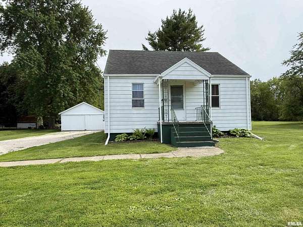 1.89 Acres of Land with Home for Sale in Canton, Illinois