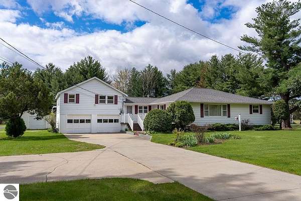1.5 Acres of Land with Home for Sale in Mount Pleasant, Michigan