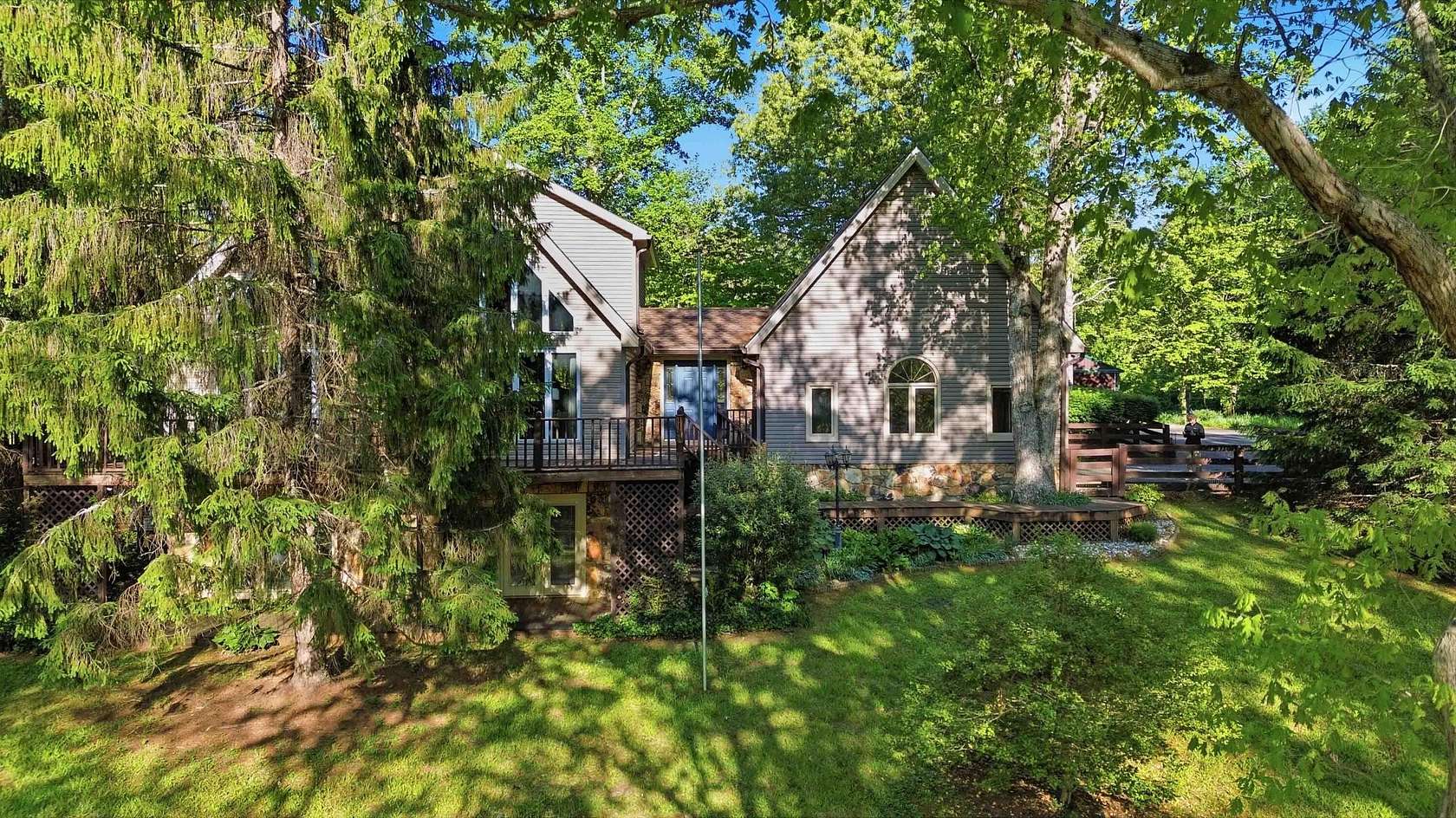 14.1 Acres of Land with Home for Sale in London, Kentucky