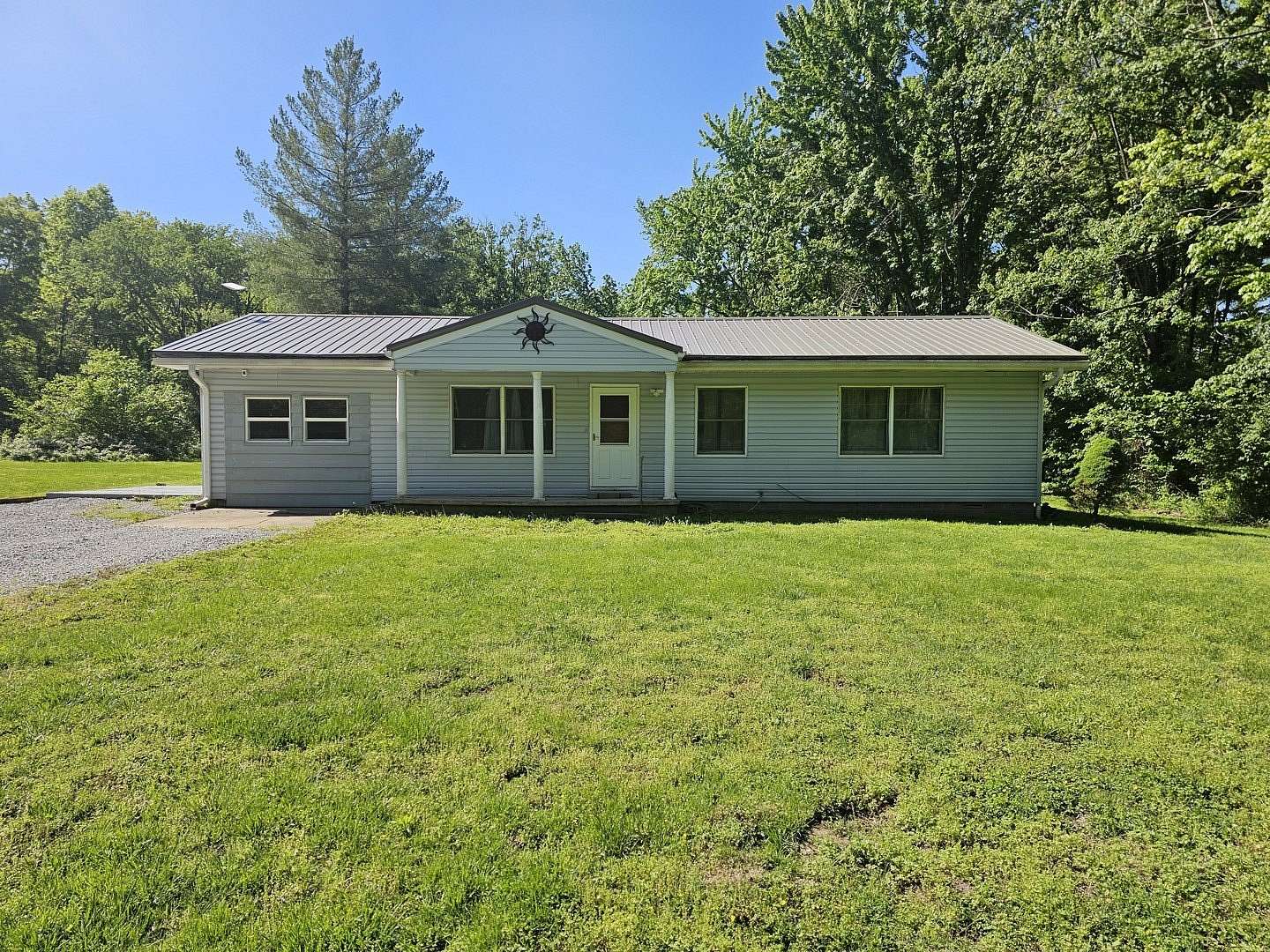 4 Acres of Land with Home for Sale in Bonnie, Illinois