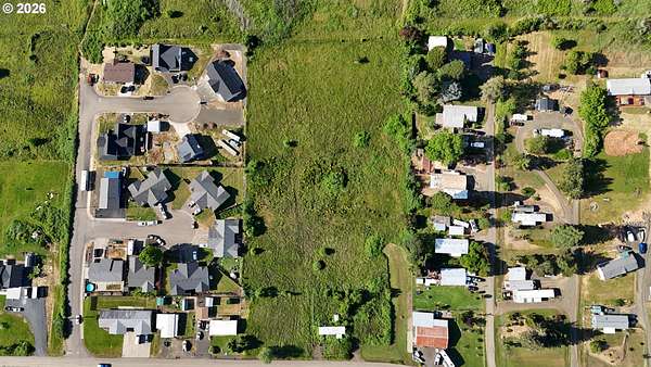 4.73 Acres of Land with Home for Sale in Roseburg, Oregon