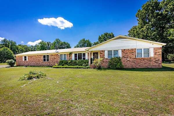 10.6 Acres of Land with Home for Sale in Searcy, Arkansas