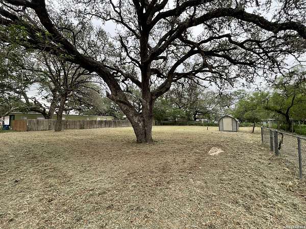 0.33 Acres of Residential Land for Sale in Pleasanton, Texas