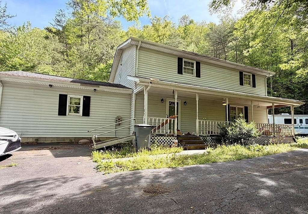 2 Acres of Land with Home for Sale in Prestonsburg, Kentucky