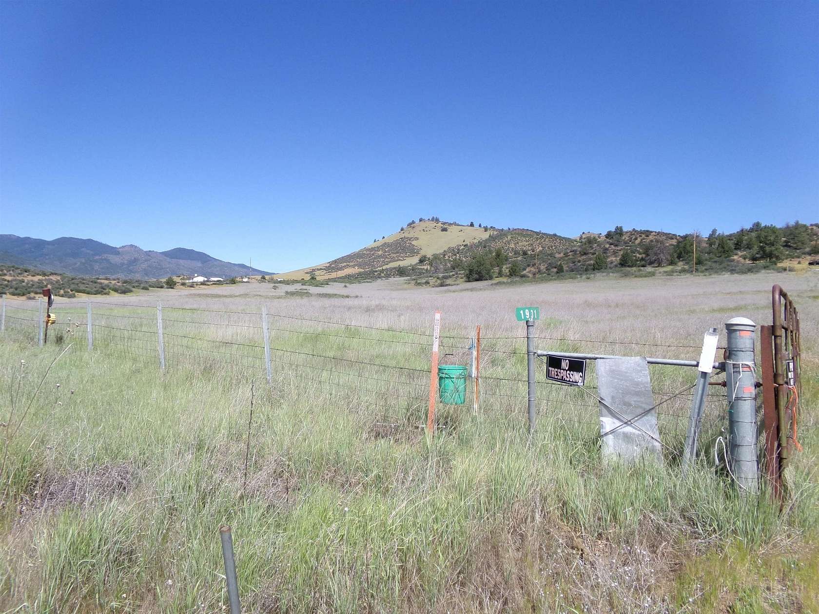 12 Acres of Land for Sale in Hornbrook, California