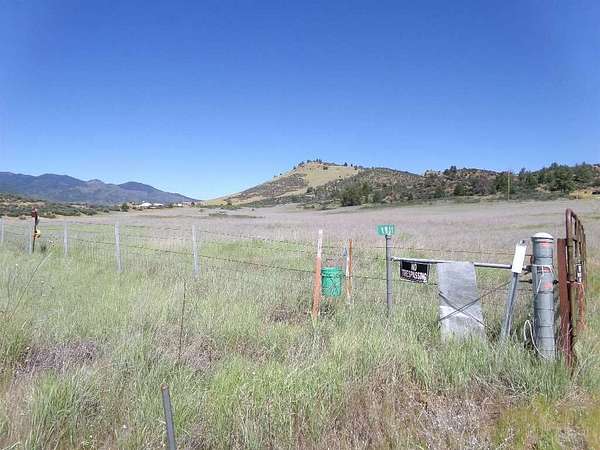 12 Acres of Recreational & Residential Land for Sale in Hornbrook, California