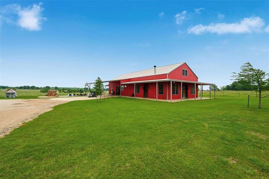 30.6 Acres of Land with Home for Sale in Robinson, Texas
