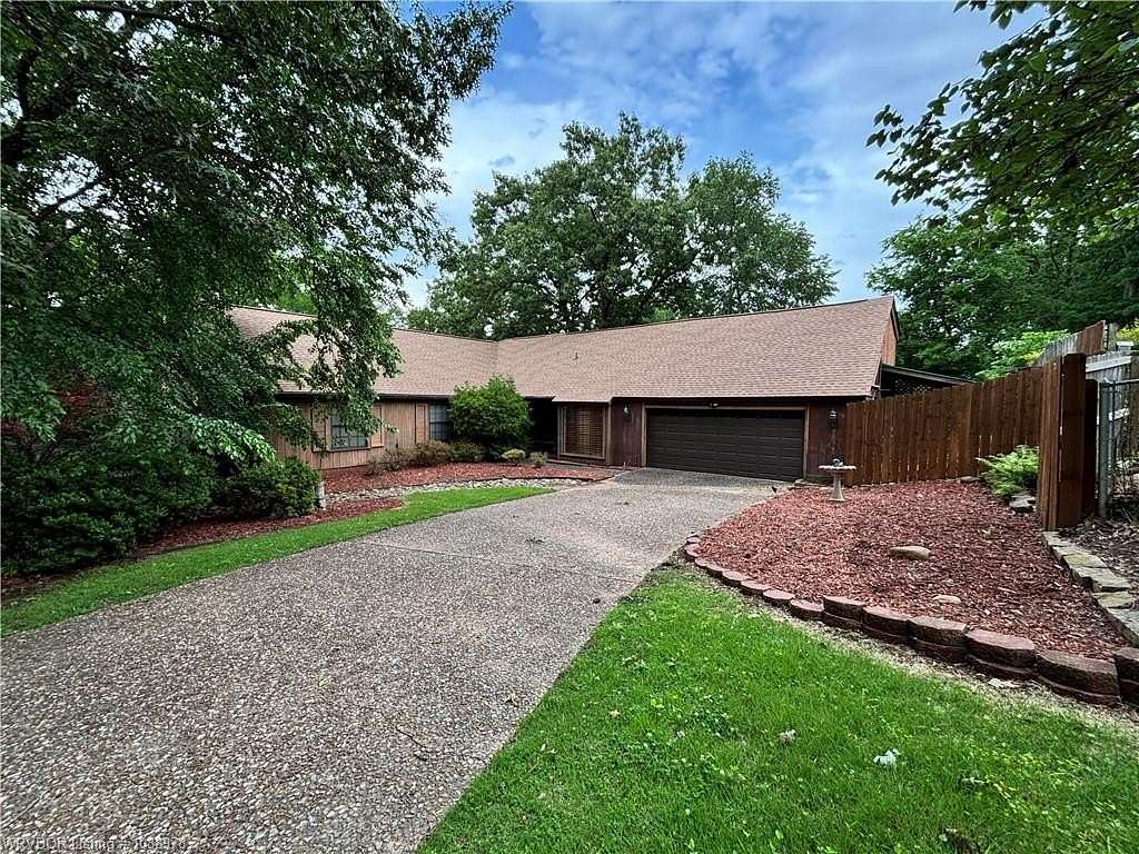1.5 Acres of Land with Home for Sale in Van Buren, Arkansas