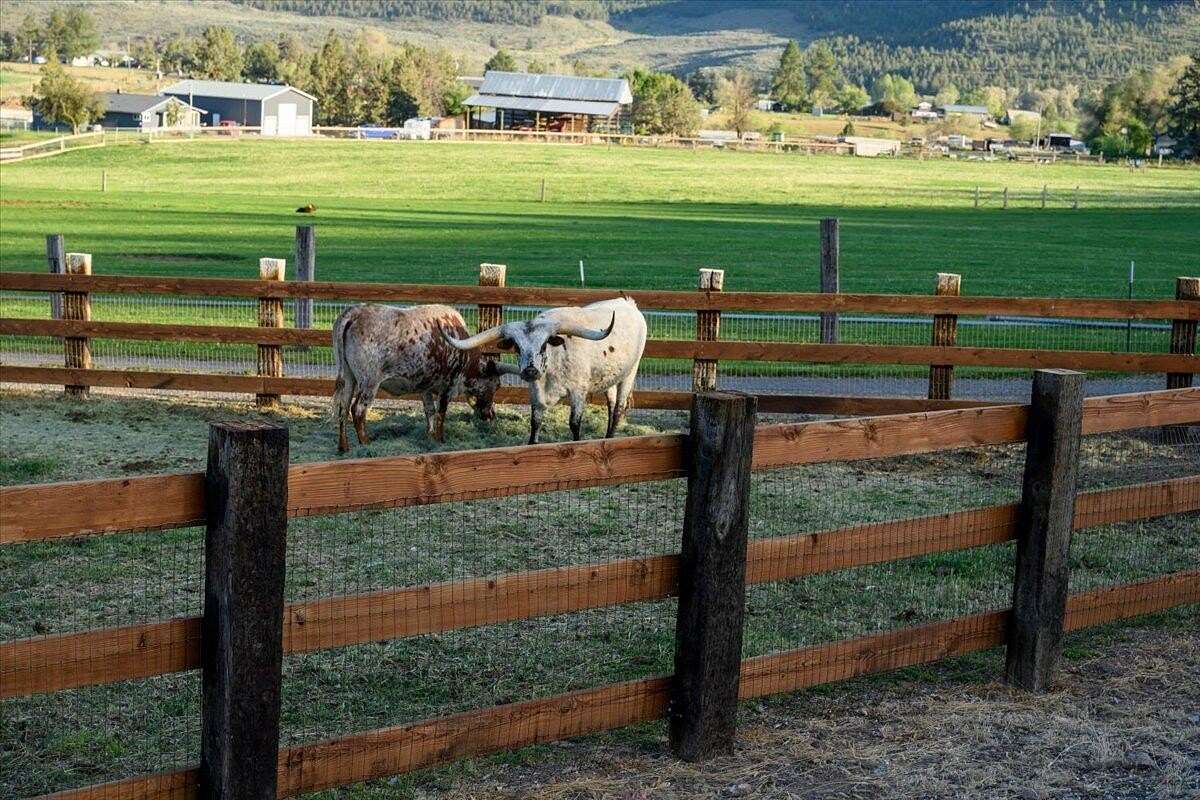 1.6 Acres of Land with Home for Sale in Prineville, Oregon