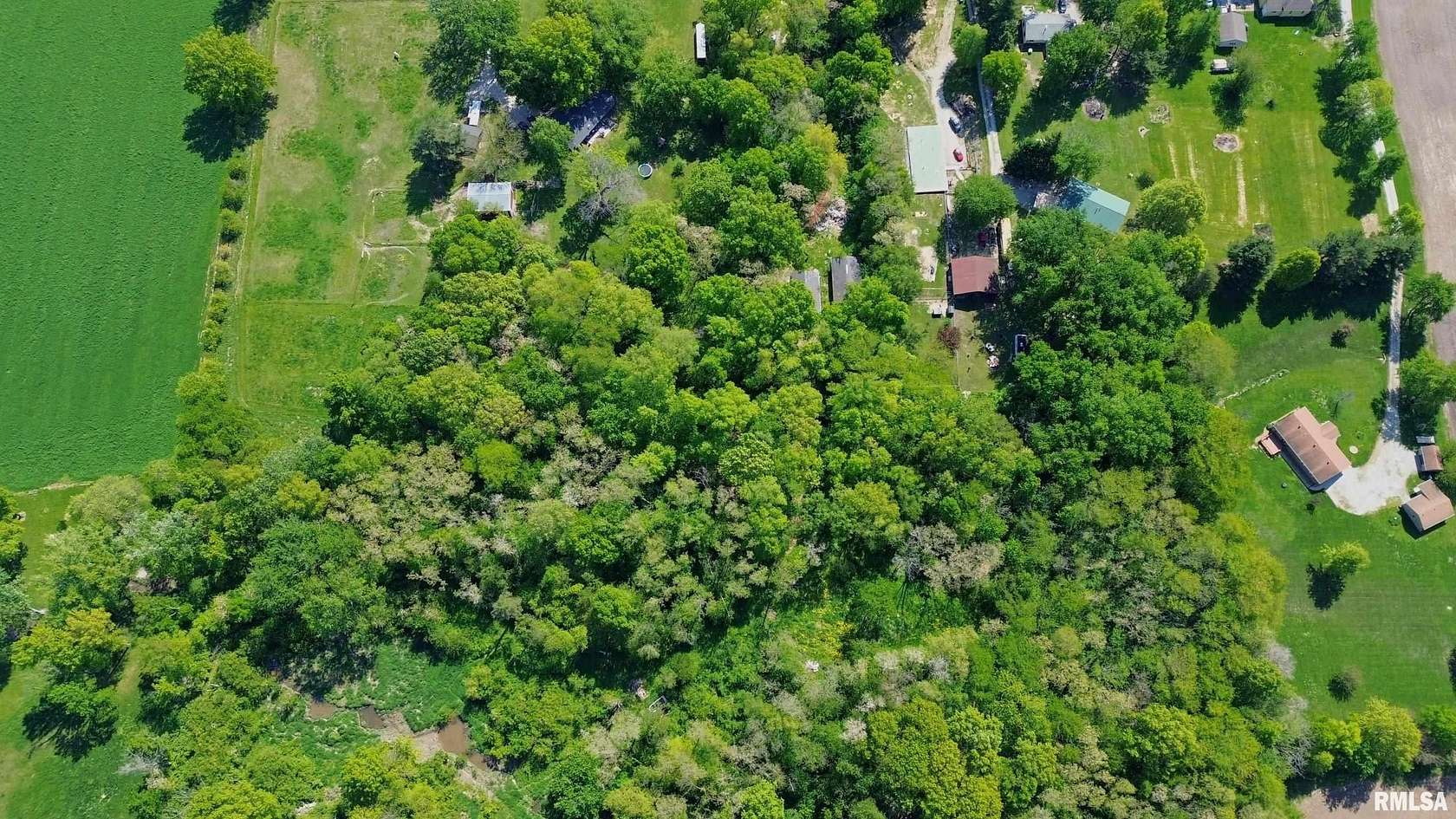 10 Acres of Recreational & Residential Land for Sale in Taylorville, Illinois