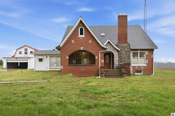 1.5 Acres of Land with Home for Sale in Sedalia, Kentucky