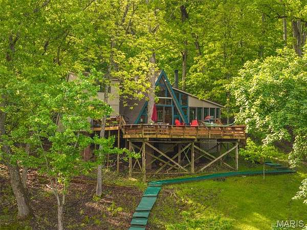 1.53 Acres of Land with Home for Sale in Innsbrook, Missouri