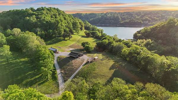 50 Acres of Land for Sale in Manchester, Tennessee