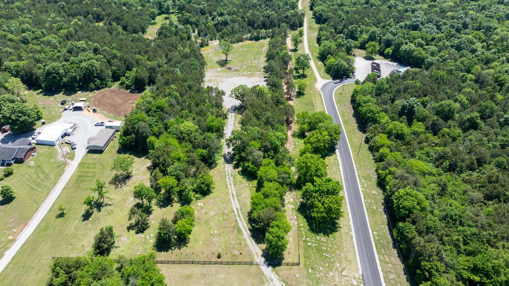 7.6 Acres of Residential Land for Sale in Columbia, Tennessee