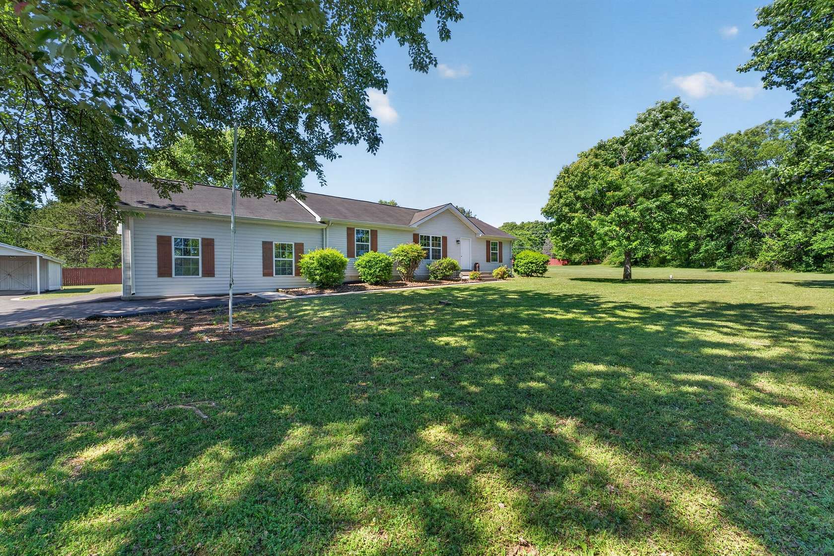 1.55 Acres of Land with Home for Sale in Mount Juliet, Tennessee