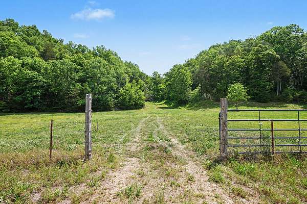 7.8 Acres of Residential Land for Sale in Ashland City, Tennessee