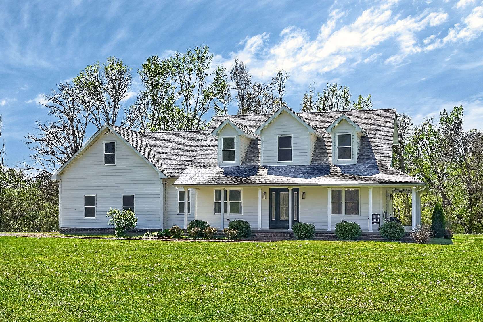 11.9 Acres of Land with Home for Sale in Baxter, Tennessee
