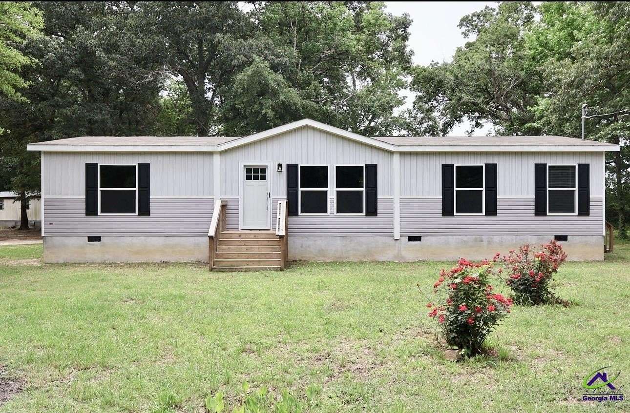 5 Acres of Land with Home for Sale in Jeffersonville, Georgia