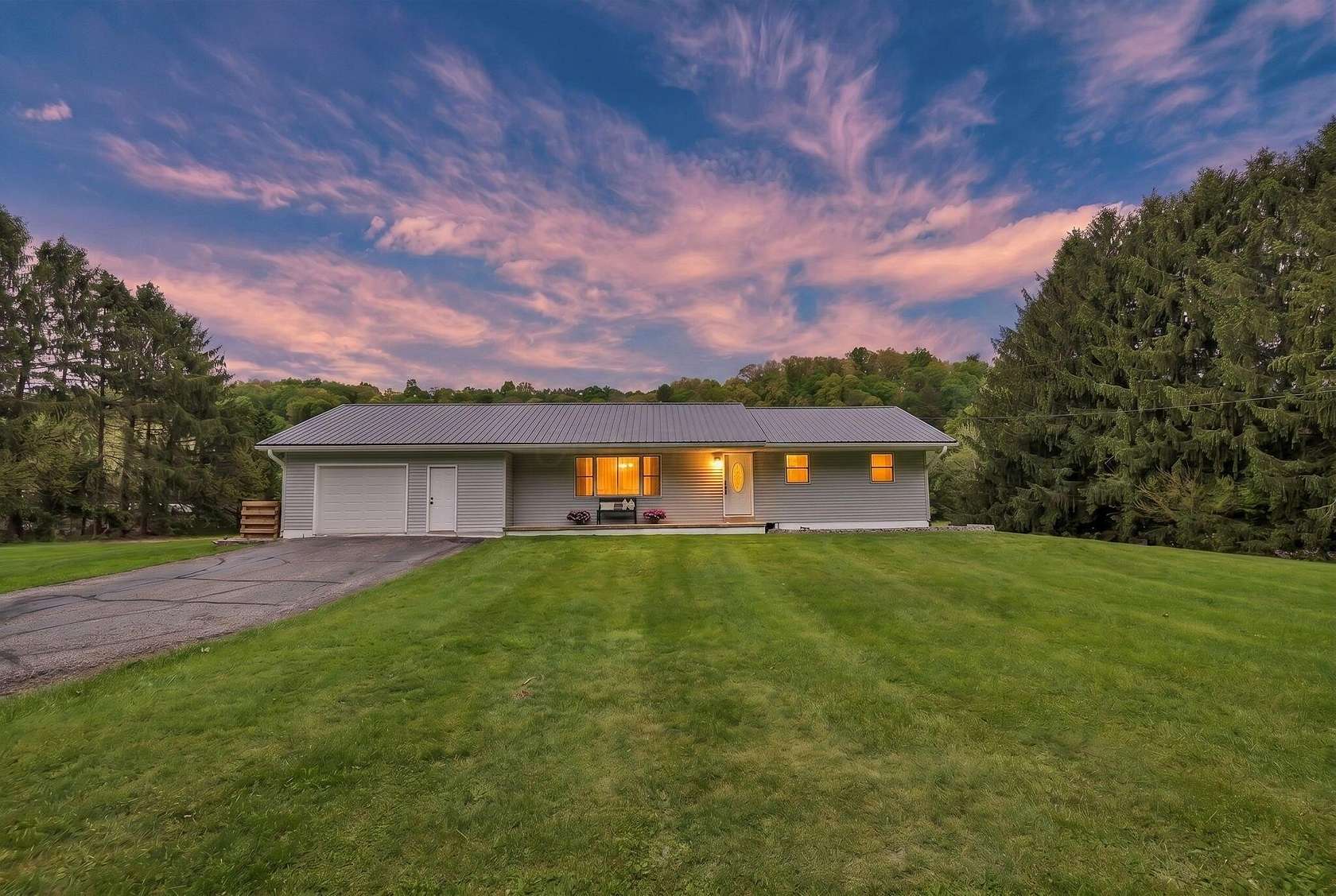 8.35 Acres of Land with Home for Sale in Newark, Ohio