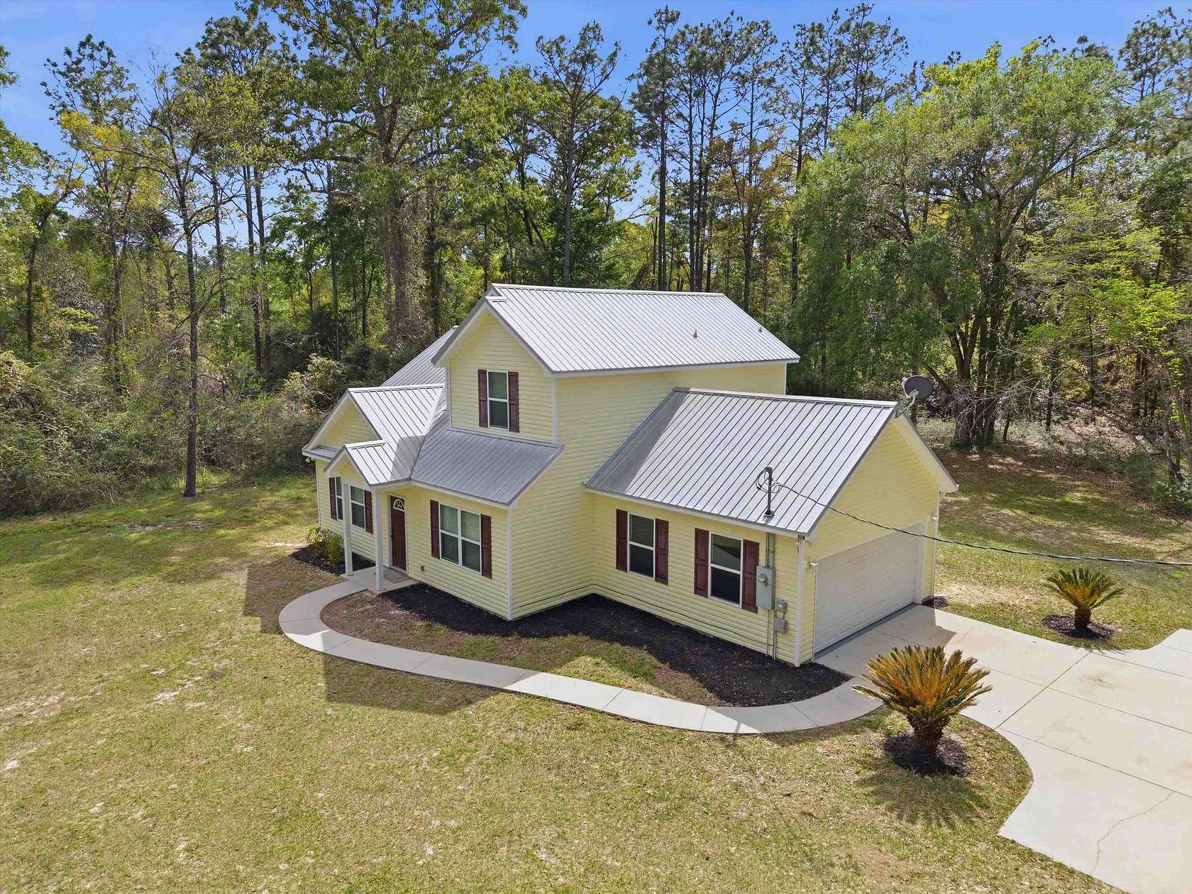 5.23 Acres of Land with Home for Sale in Crawfordville, Florida