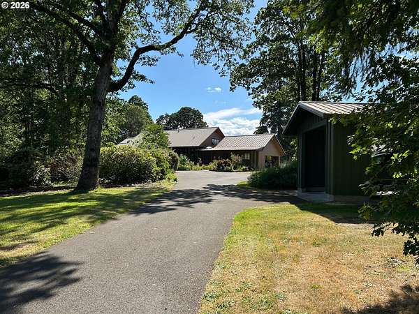 3.9 Acres of Land with Home for Sale in Veneta, Oregon