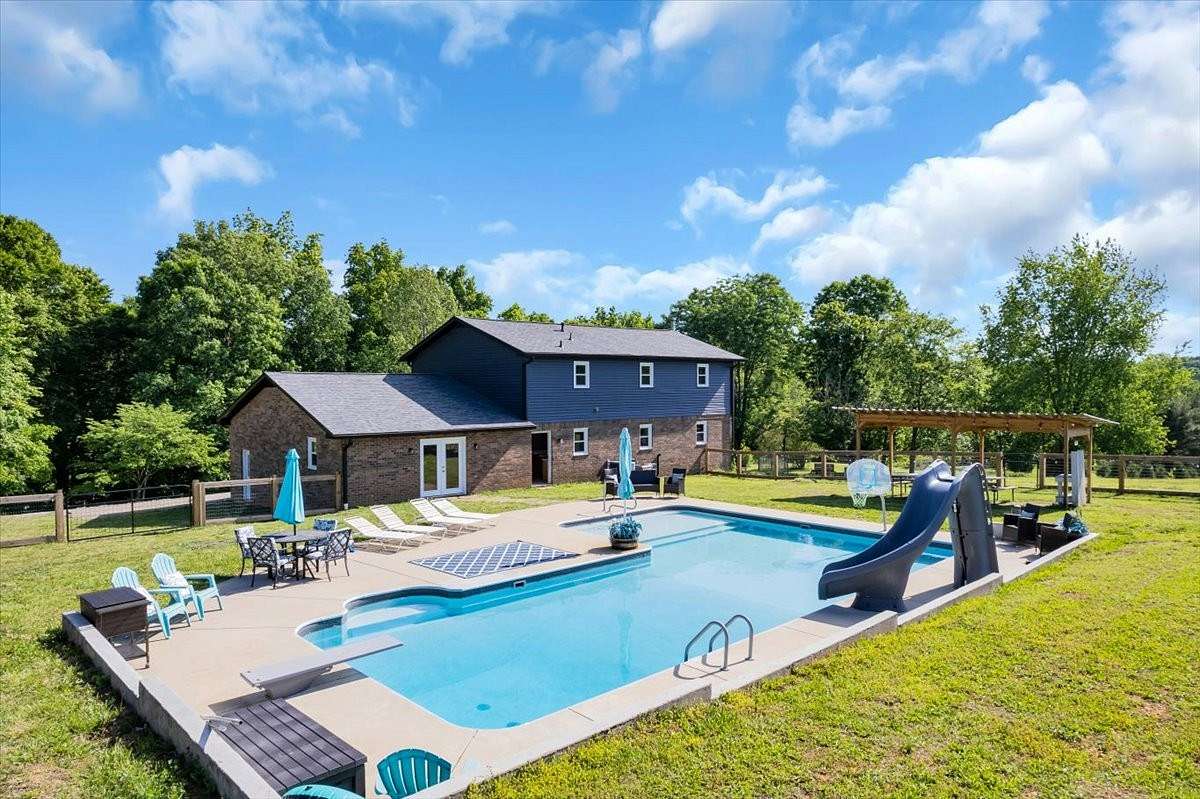 6.44 Acres of Land with Home for Sale in Pleasant View, Tennessee