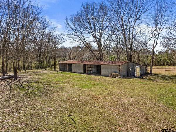 2 Acres of Land for Sale in Mount Pleasant, Texas