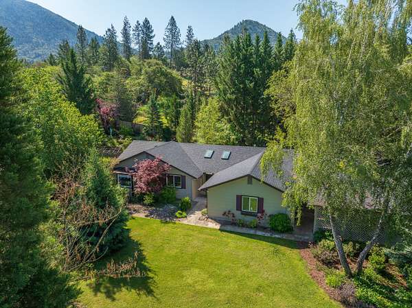 2.19 Acres of Land with Home for Sale in Grants Pass, Oregon