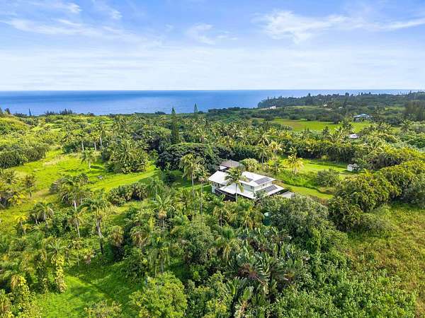 3.47 Acres of Land with Home for Sale in Haʻikū, Hawaii