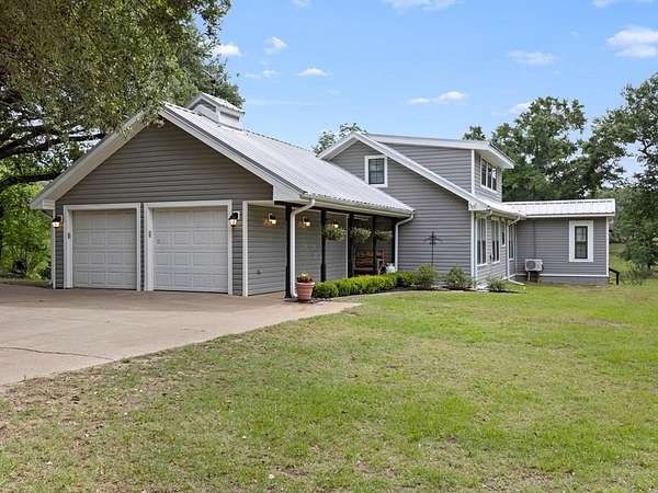 12.5 Acres of Land with Home for Sale in Palestine, Texas