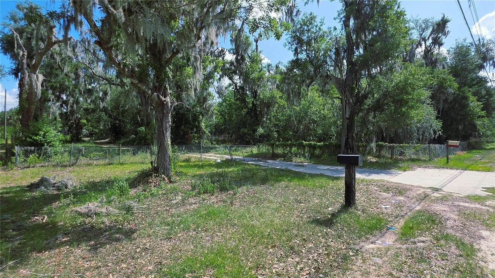 2.52 Acres of Residential Land for Sale in Mulberry, Florida