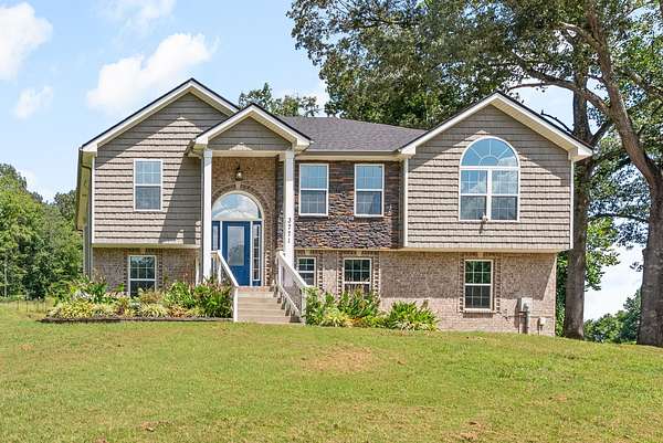 8.47 Acres of Land with Home for Sale in Clarksville, Tennessee