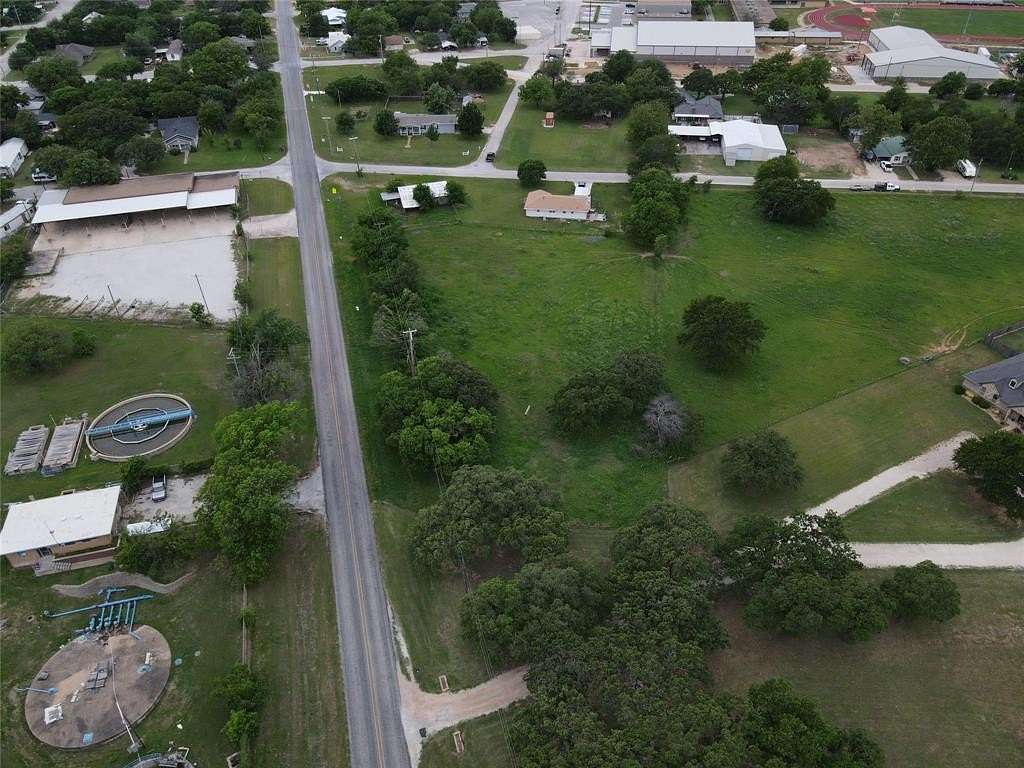 1.55 Acres of Residential Land for Sale in Nocona, Texas