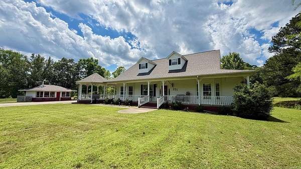1.62 Acres of Land with Home for Sale in Hot Springs, Arkansas