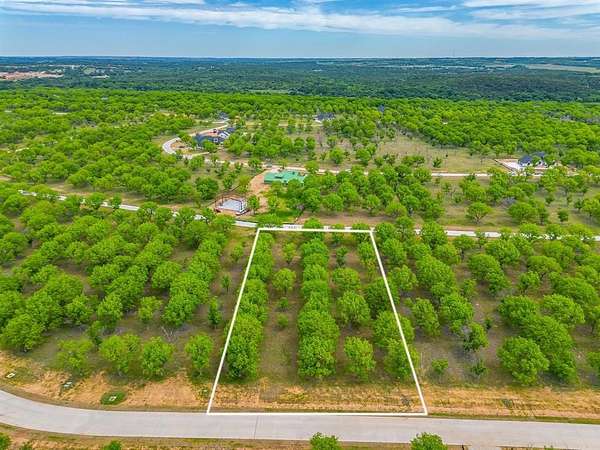 1.5 Acres of Residential Land for Sale in Granbury, Texas